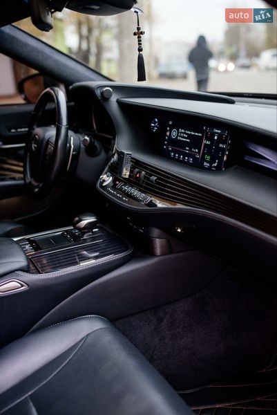 Седан Lexus LS 2018 в Ивано-Франковске