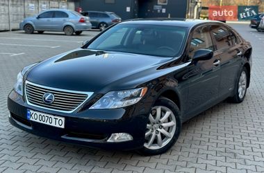 Седан Lexus LS 2009 в Ужгороде