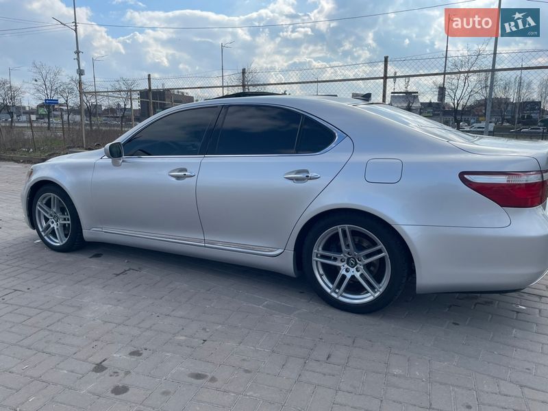 Седан Lexus LS 2007 в Києві