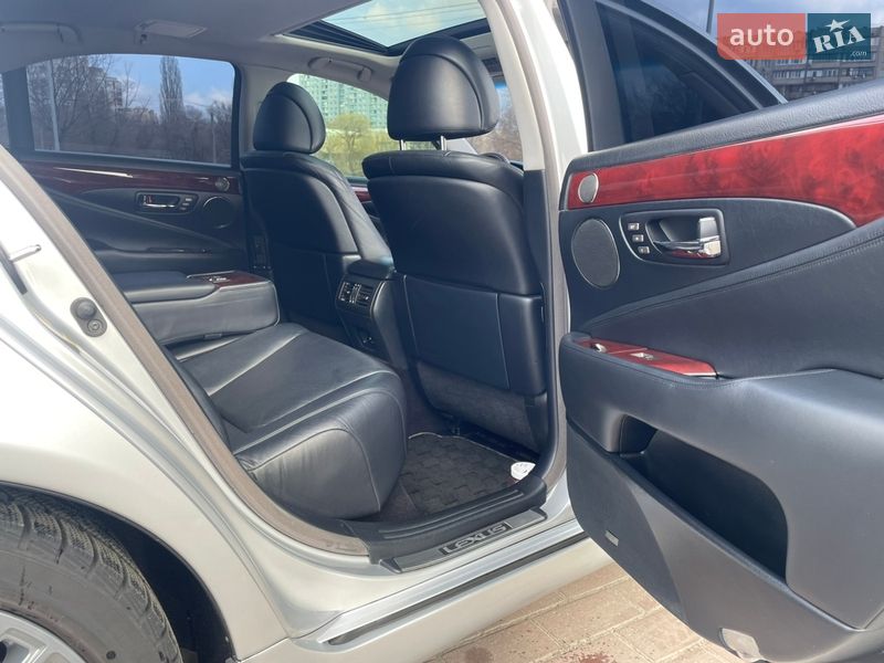 Седан Lexus LS 2007 в Києві