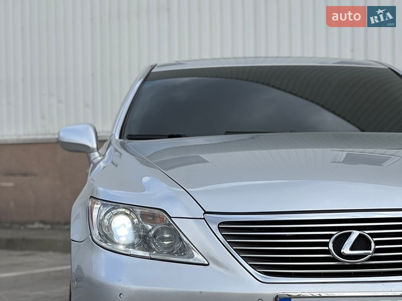Седан Lexus LS 2007 в Львове