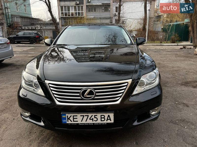 2012 Lexus LS, VIN JTHDL46F205004497:plate — zdjęcie 1 (autoria)