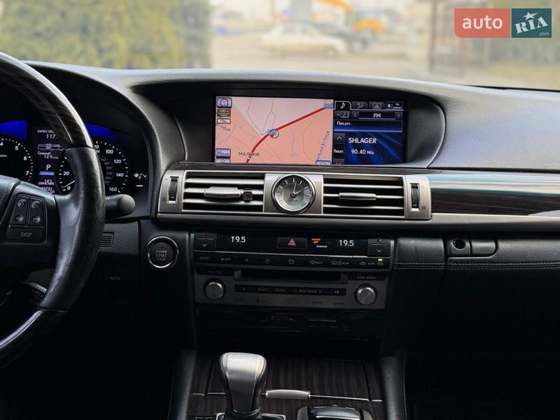 Седан Lexus LS 2013 в Ровно