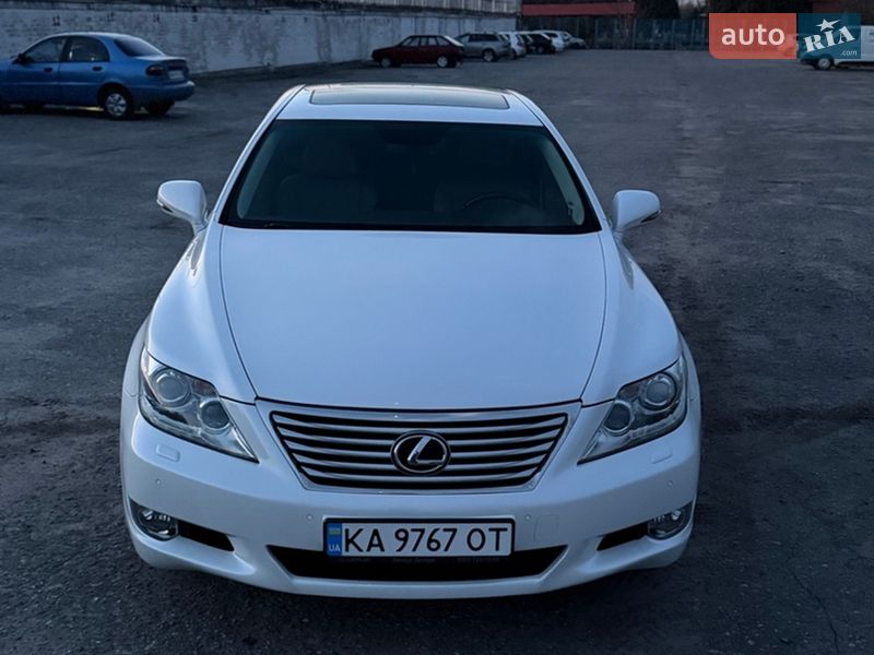 Седан Lexus LS 2010 в Сумах