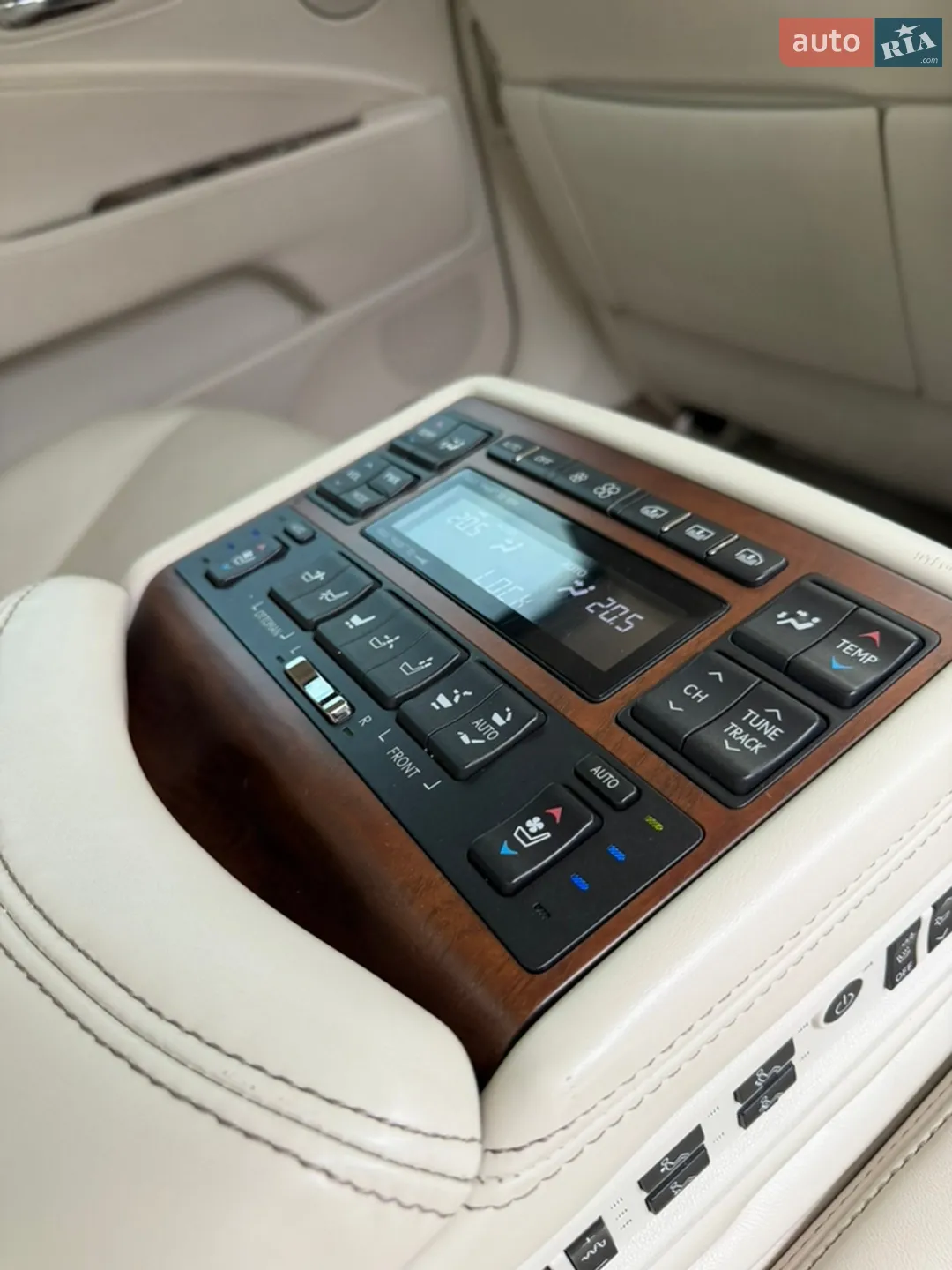 2013 Lexus LS - мініатюра 37