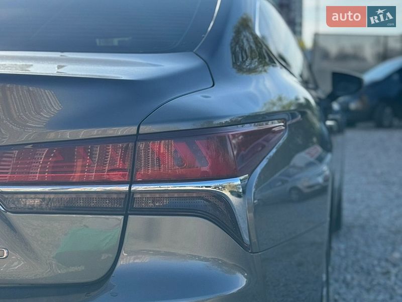 Седан Lexus LS 2018 в Киеве