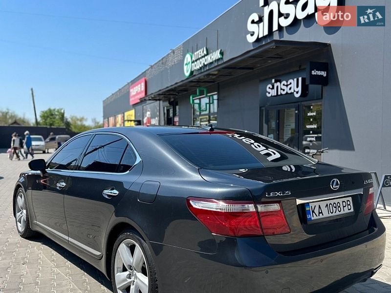 Седан Lexus LS 2007 в Врадіївці