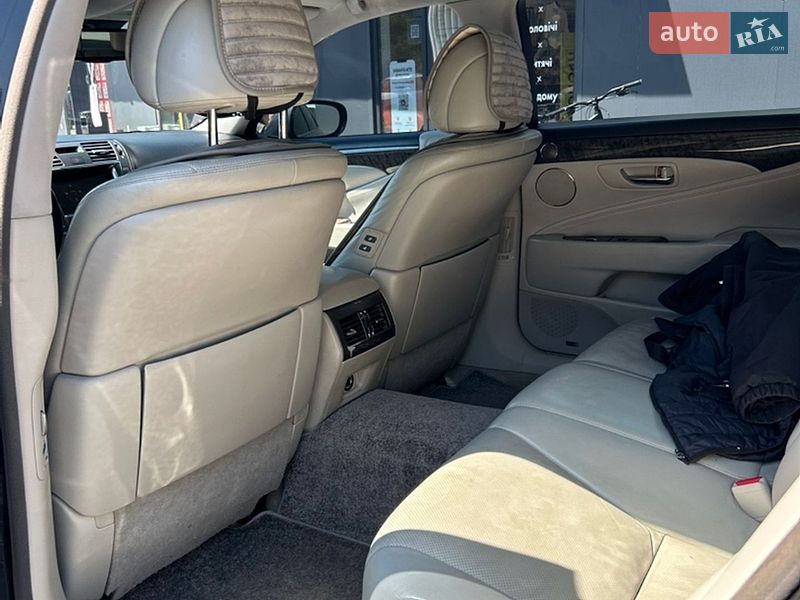 Седан Lexus LS 2007 в Врадіївці