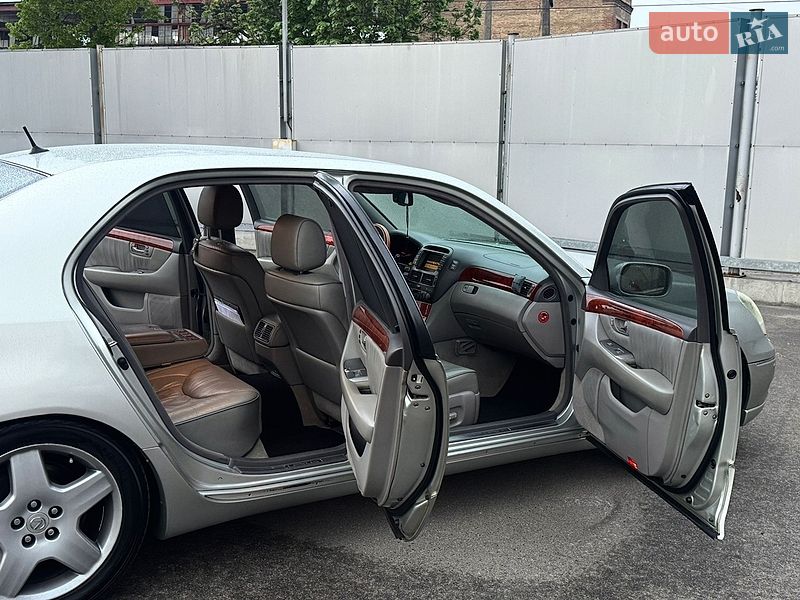 Седан Lexus LS 2001 в Киеве