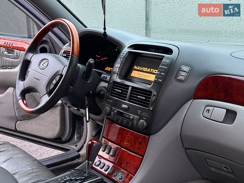 Седан Lexus LS 2001 в Киеве