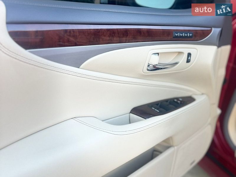 Седан Lexus LS 2013 в Полтаве