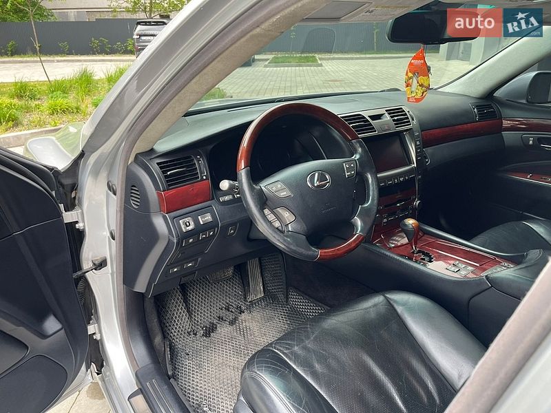 Седан Lexus LS 2007 в Івано-Франківську