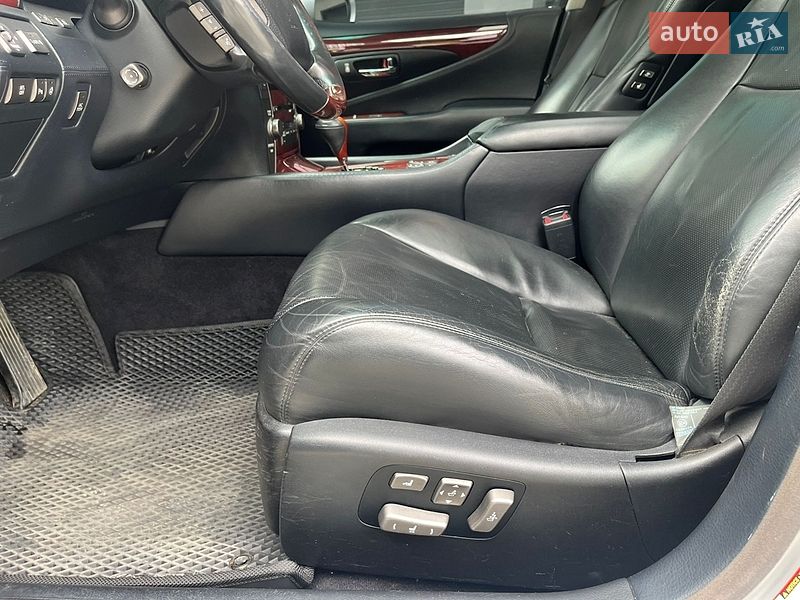 Седан Lexus LS 2007 в Івано-Франківську