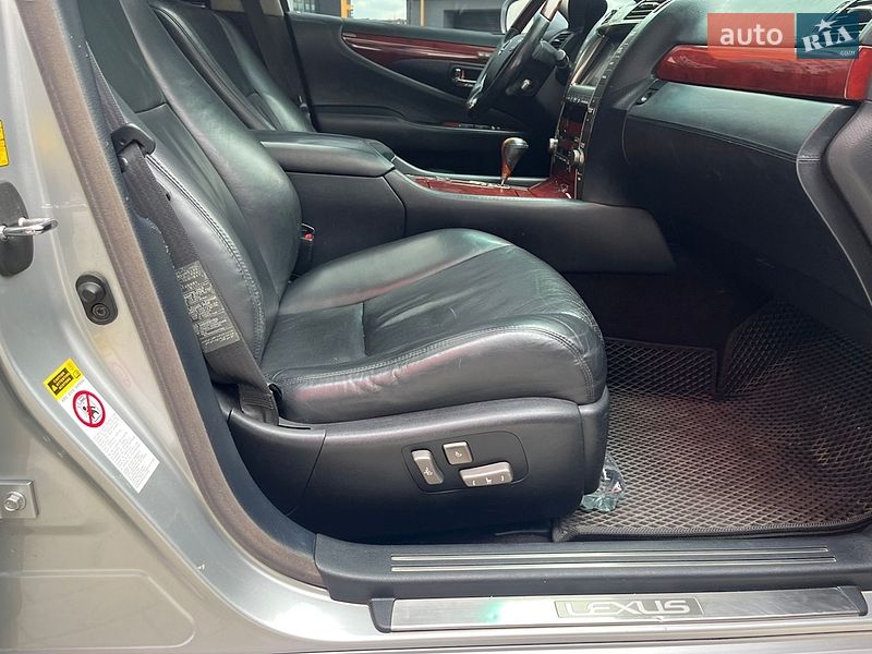 Седан Lexus LS 2007 в Івано-Франківську