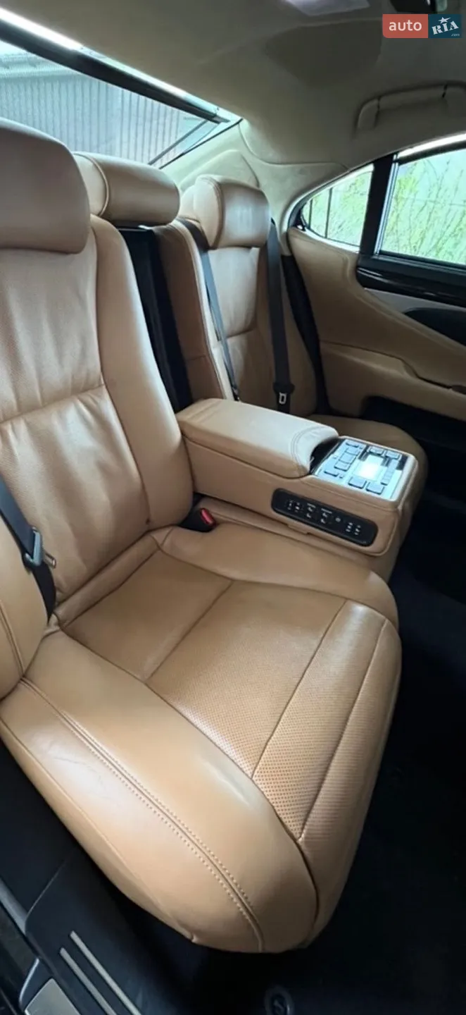 2015 Lexus LS - мініатюра 4