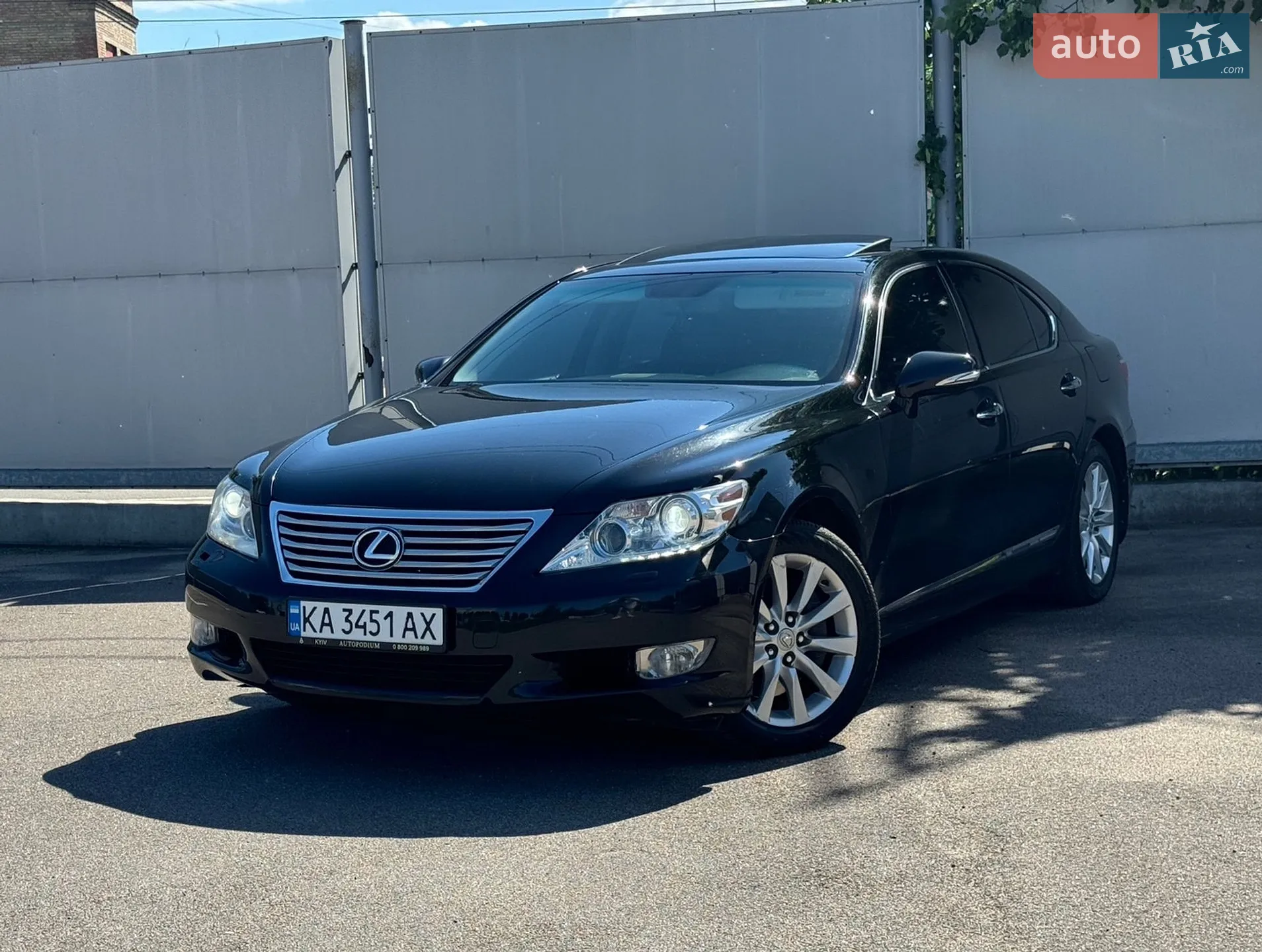 2011 Lexus LS - фото 1