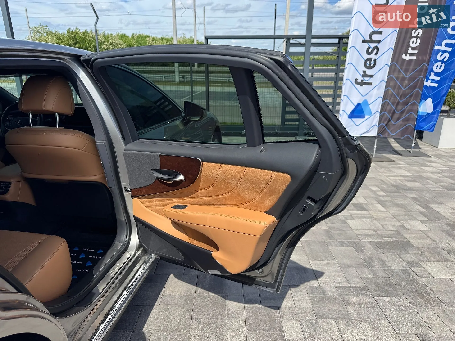 2022 Lexus LS - мініатюра 33