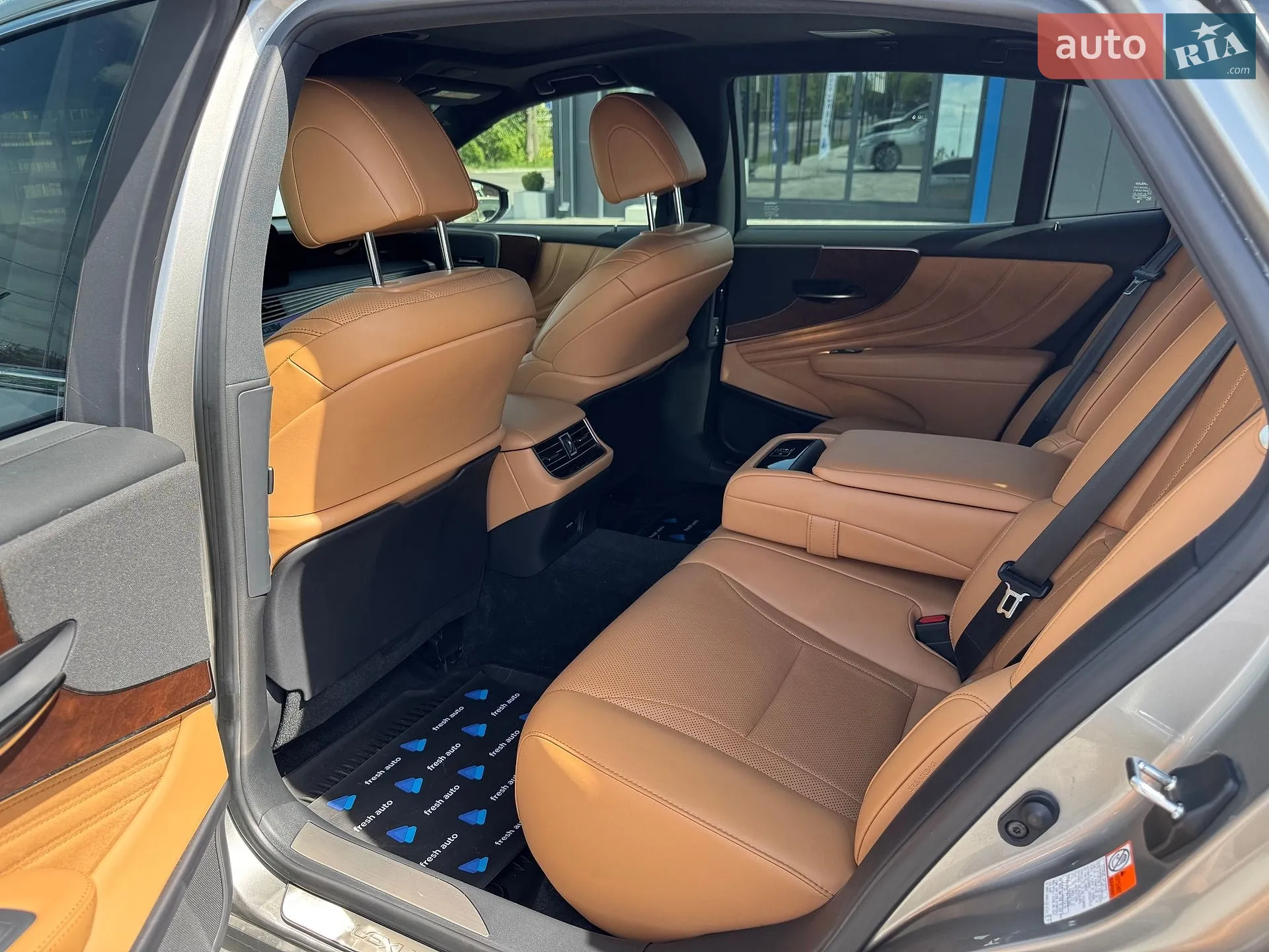 2022 Lexus LS - мініатюра 6
