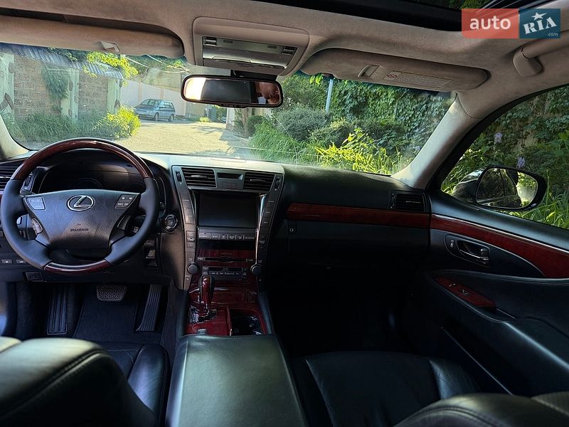 Седан Lexus LS 2008 в Одессе