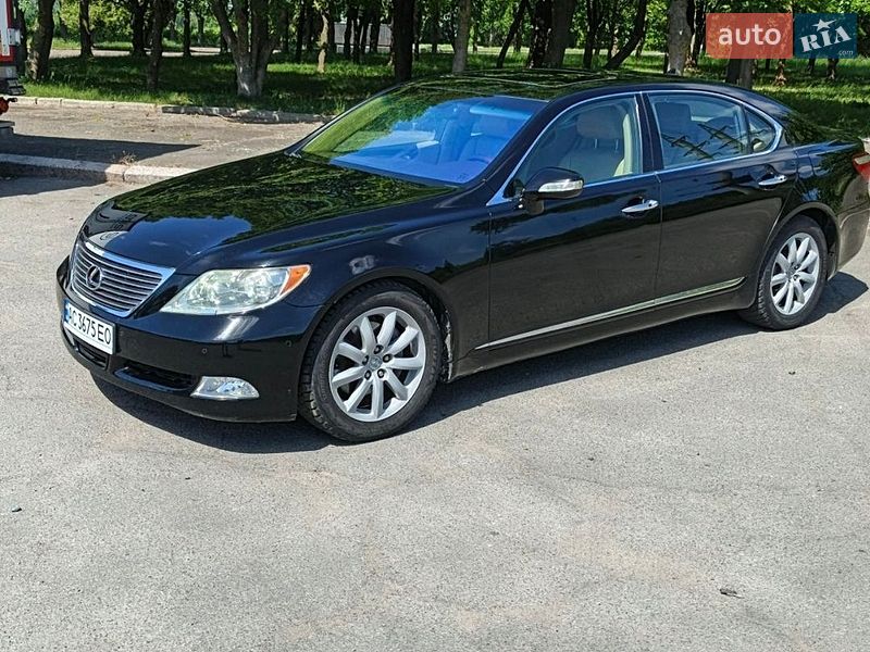 Седан Lexus LS 2007 в Володимирі