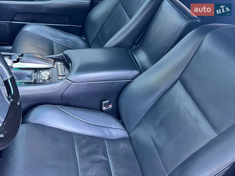 Седан Lexus LS 2012 в Киеве