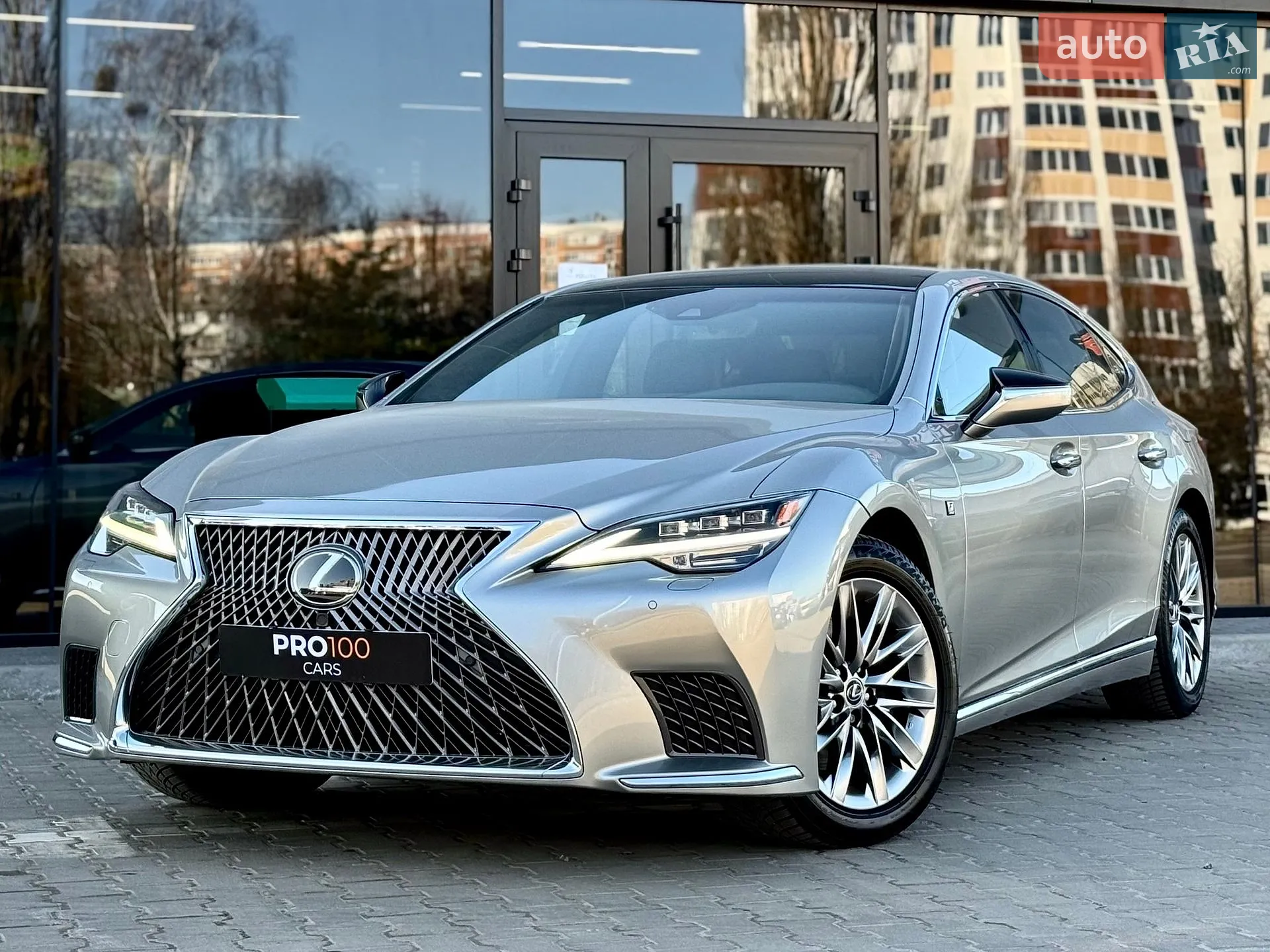 2020 Lexus LS - мініатюра 3