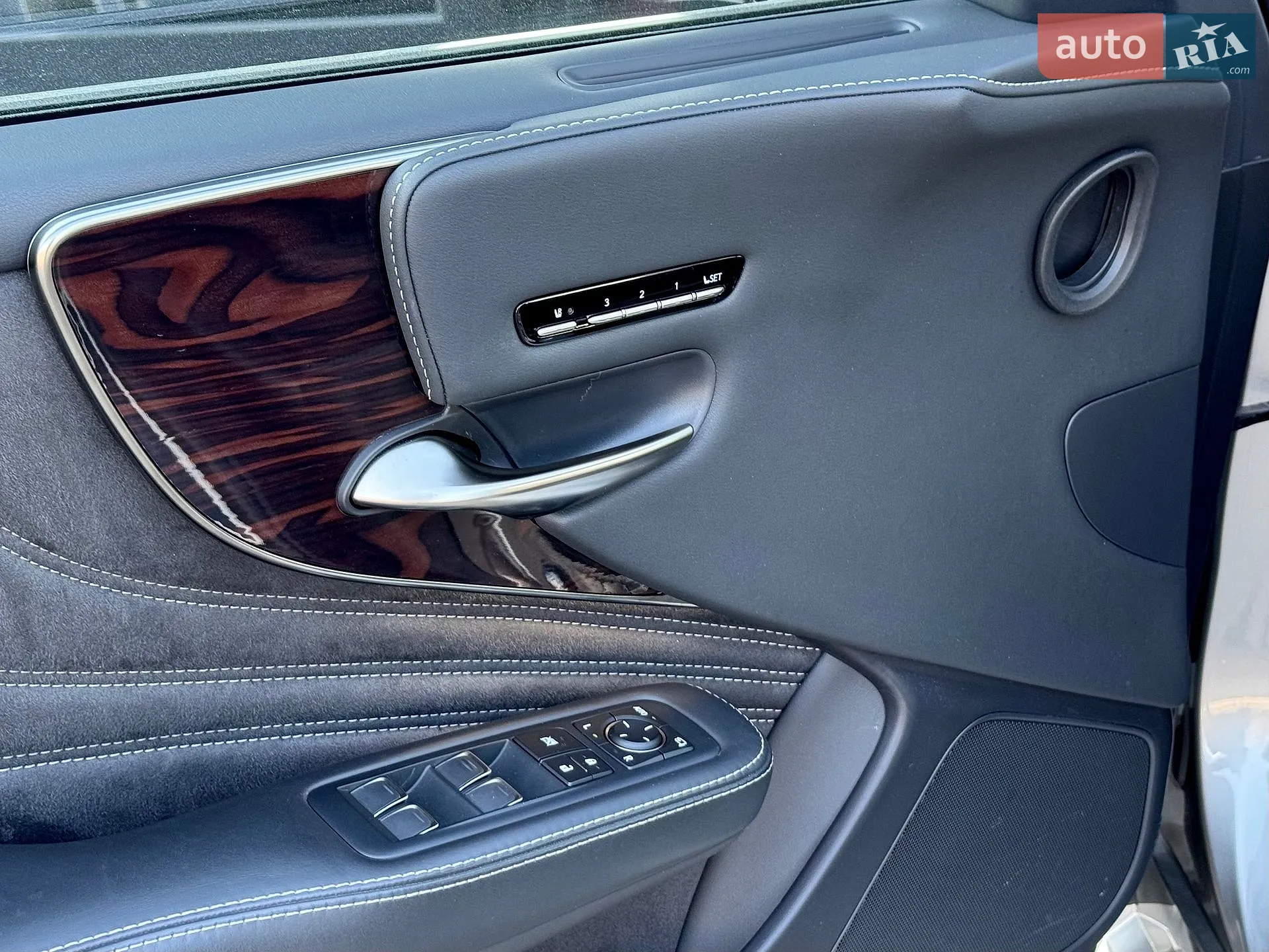 2020 Lexus LS - мініатюра 23