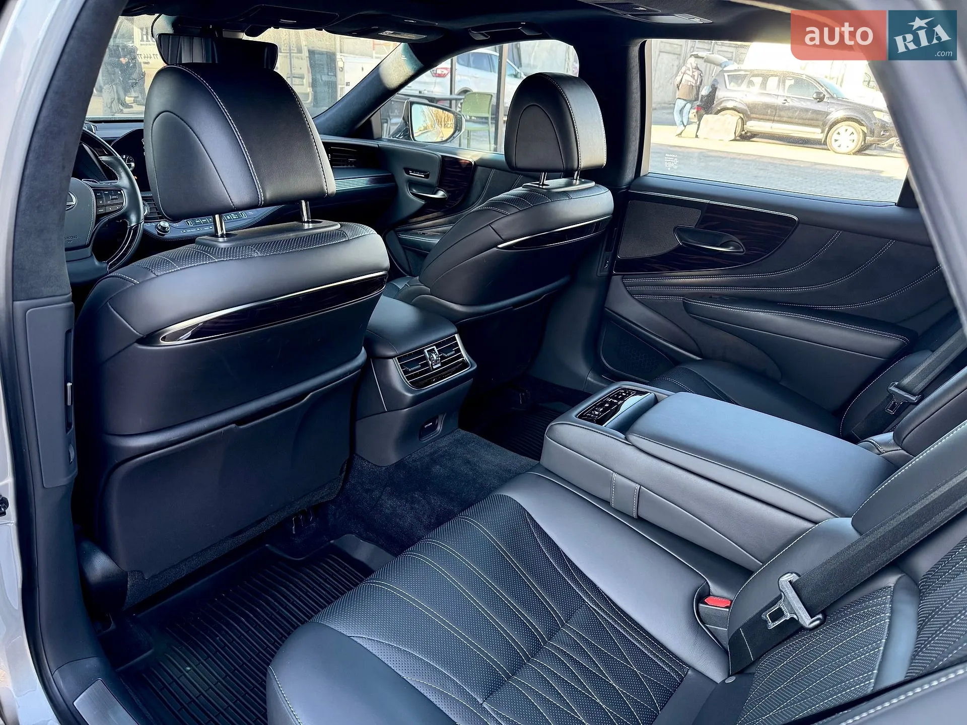 2020 Lexus LS - мініатюра 29