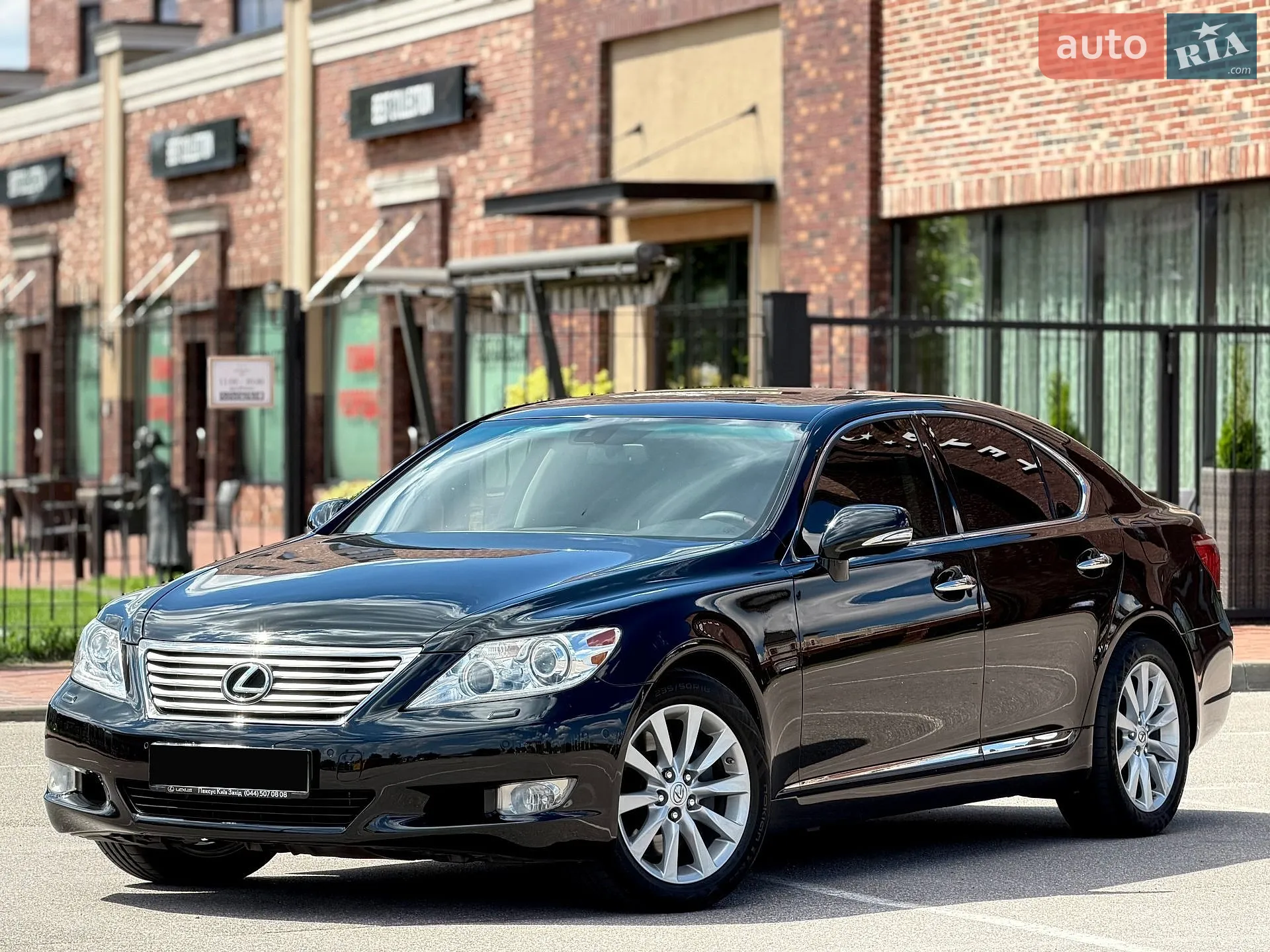 2010 Lexus LS - мініатюра 2