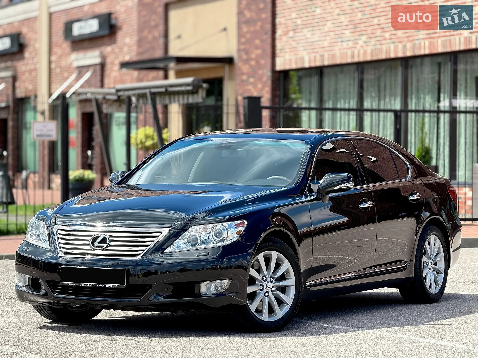 2010 Lexus LS - мініатюра 4