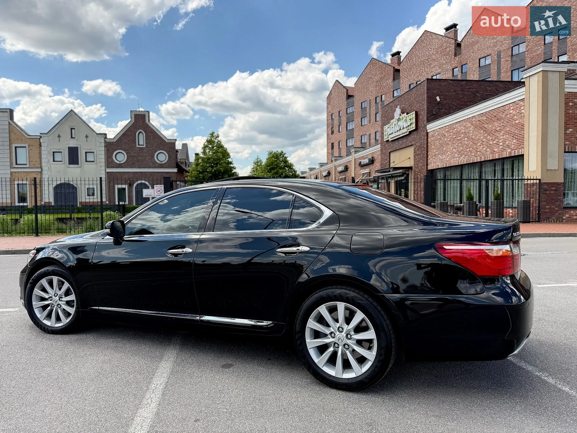 2010 Lexus LS - мініатюра 11