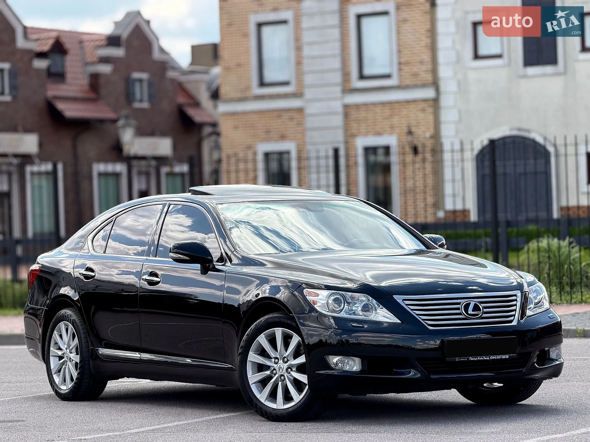 2010 Lexus LS - мініатюра 29