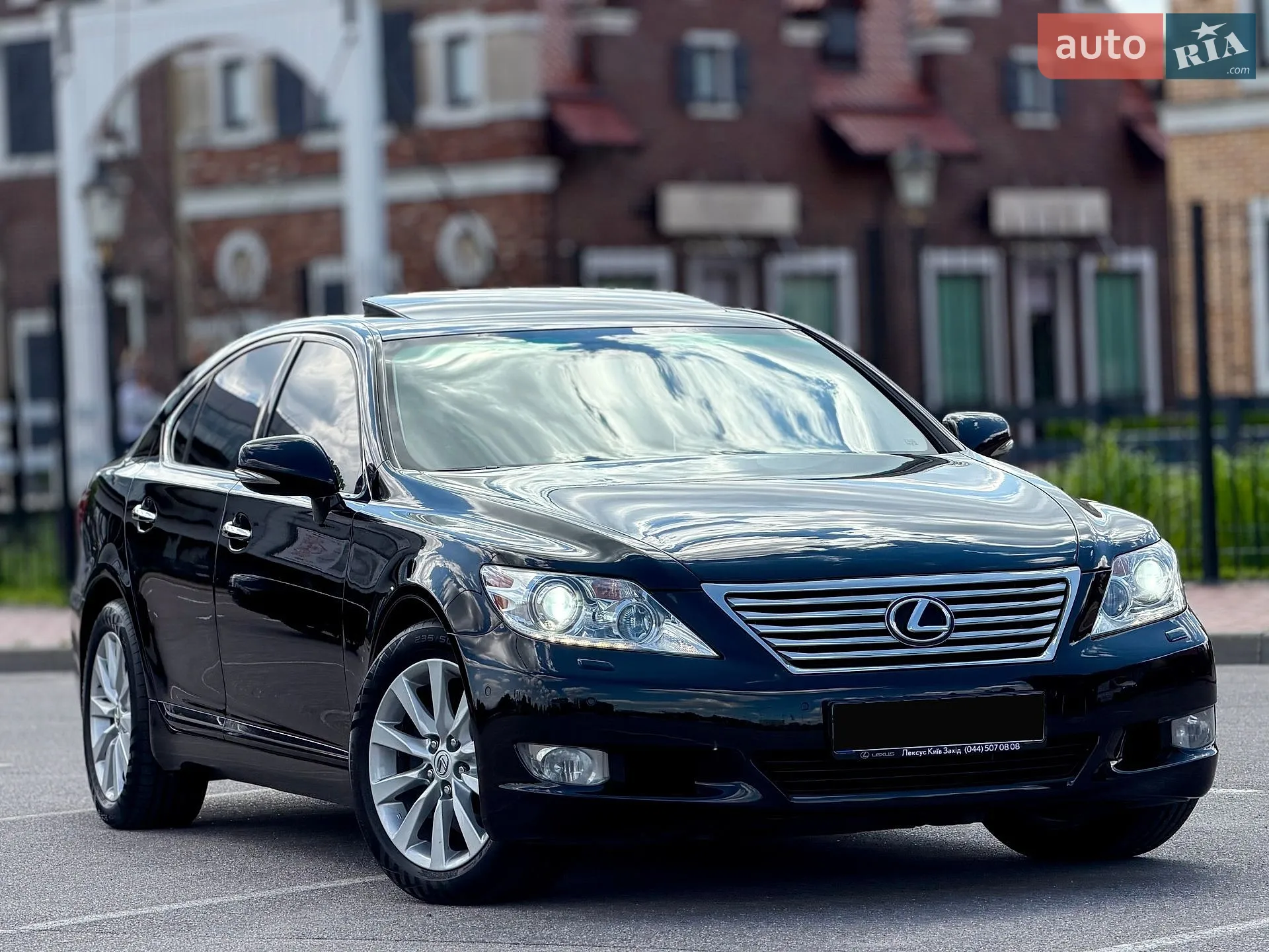2010 Lexus LS - мініатюра 35