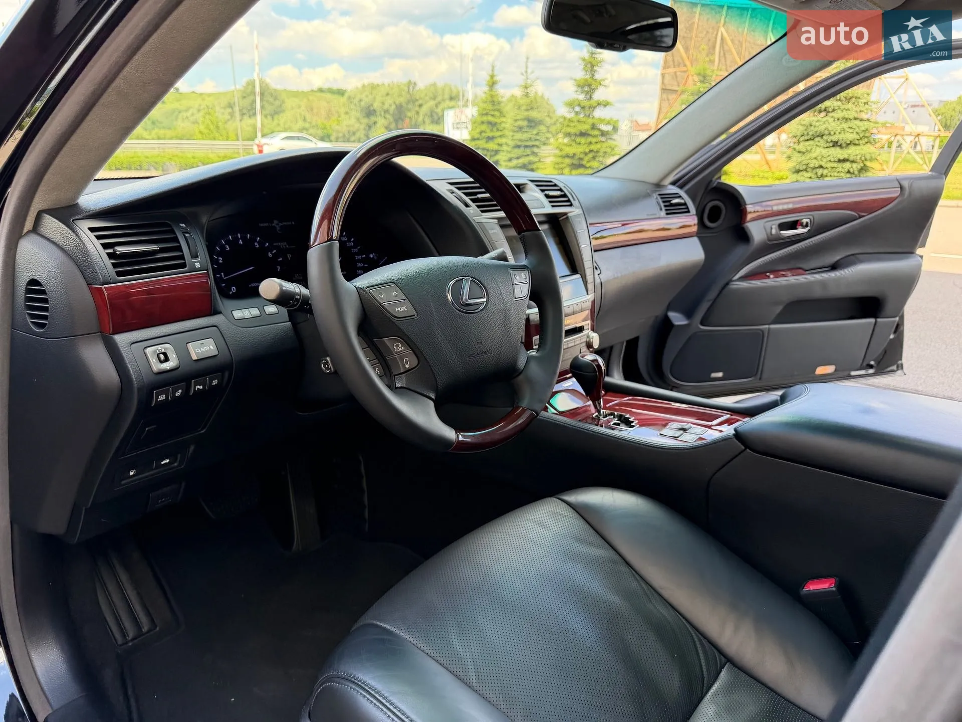 2010 Lexus LS - мініатюра 37
