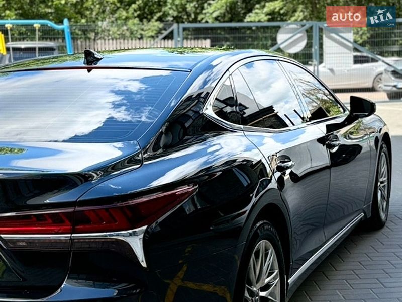 Седан Lexus LS 2018 в Житомире