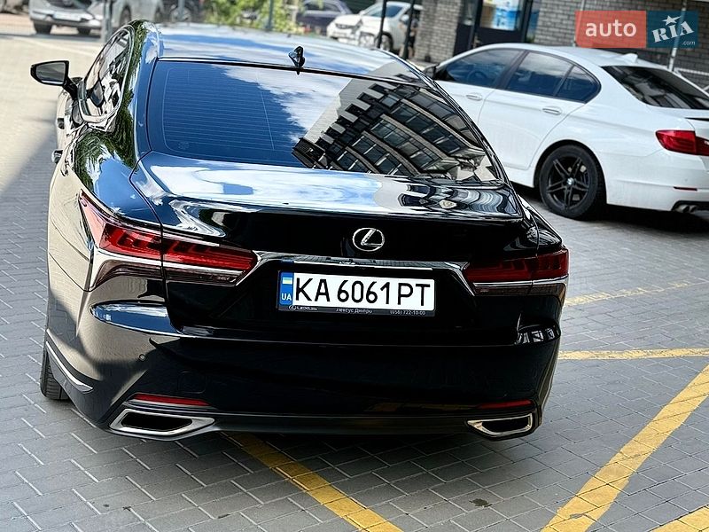 Седан Lexus LS 2018 в Житомире