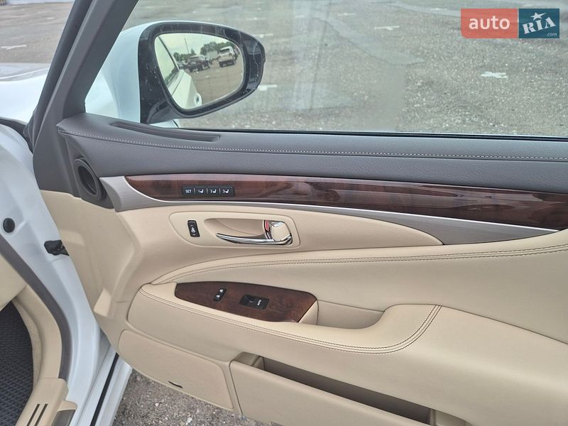 Седан Lexus LS 2013 в Києві