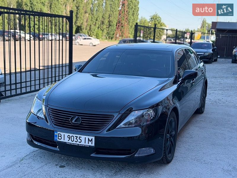 Седан Lexus LS 2007 в Кременчуці