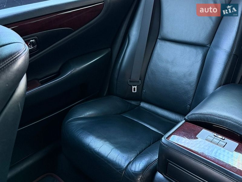 Седан Lexus LS 2007 в Кременчуці