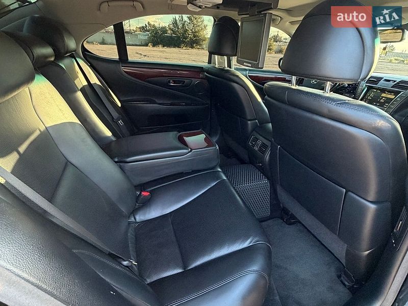 Седан Lexus LS 2008 в Днепре