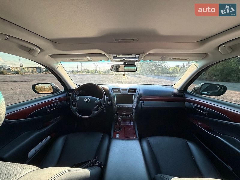 Седан Lexus LS 2008 в Днепре