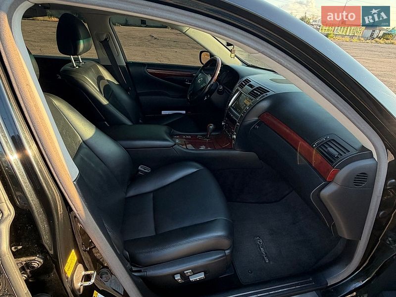 Седан Lexus LS 2008 в Днепре