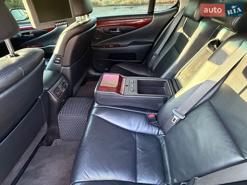 Седан Lexus LS 2008 в Днепре