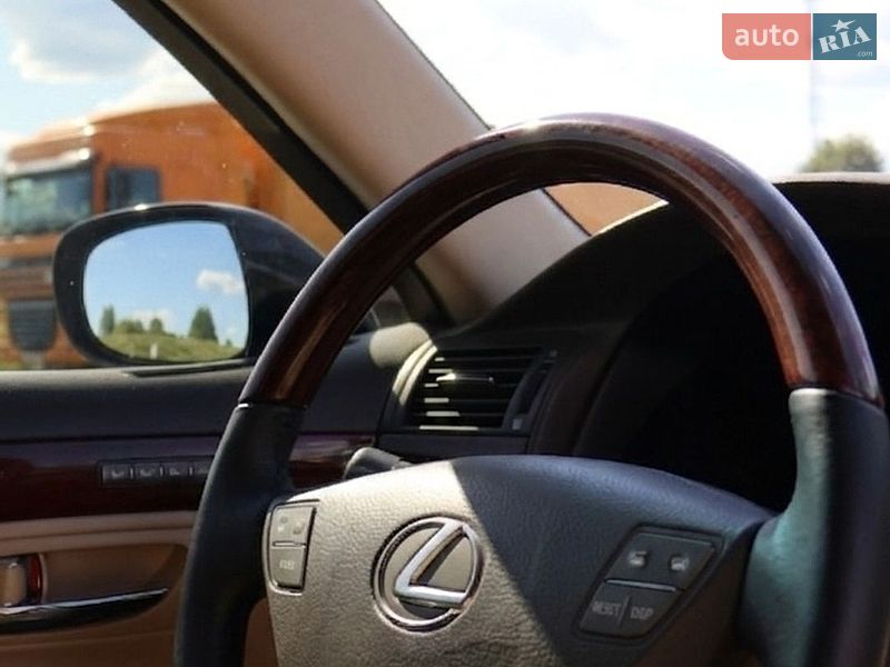 Седан Lexus LS 2007 в Полтаве