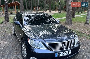 Седан Lexus LS 2007 в Владимирце