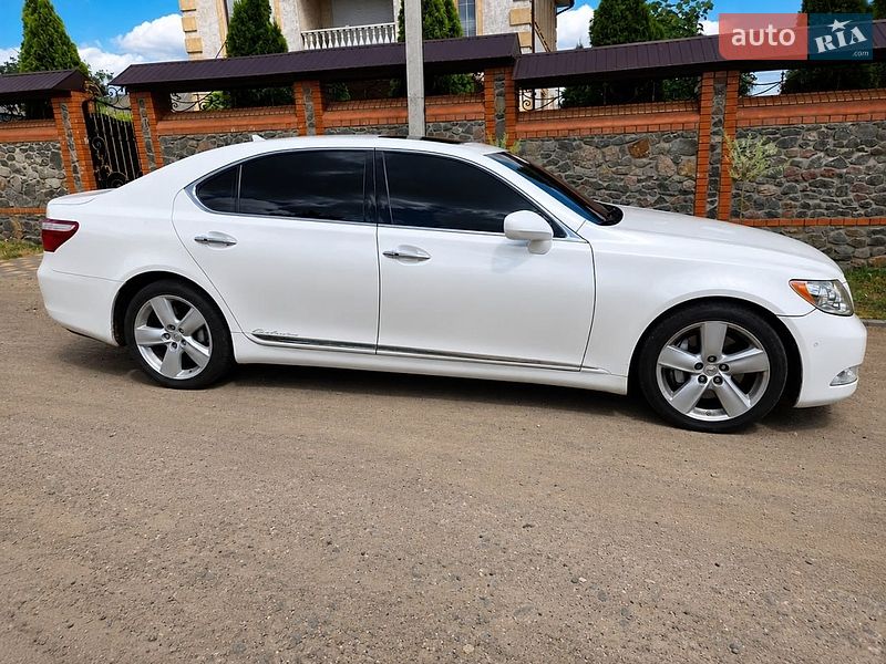 Седан Lexus LS 2008 в Вознесенске