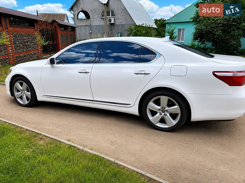 Седан Lexus LS 2008 в Вознесенске
