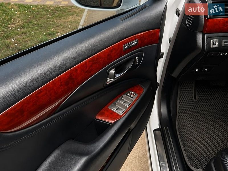 Седан Lexus LS 2008 в Вознесенске