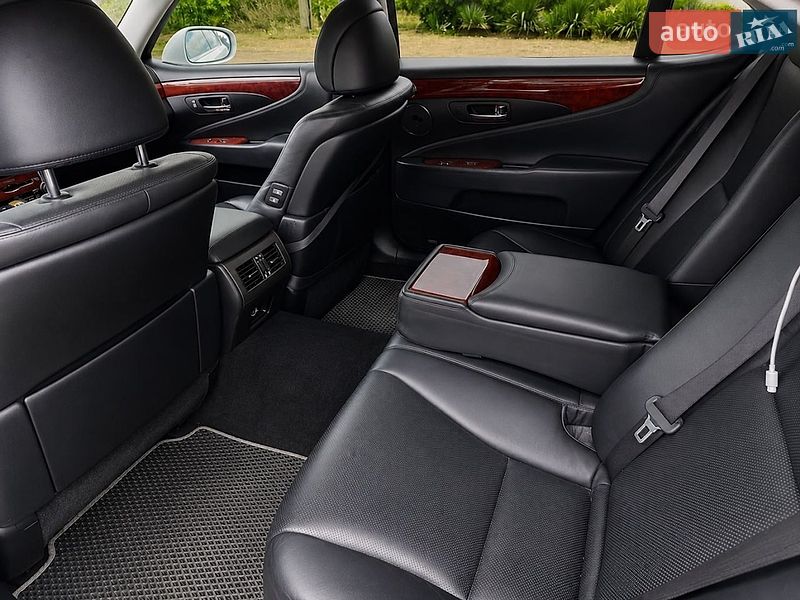 Седан Lexus LS 2008 в Вознесенске