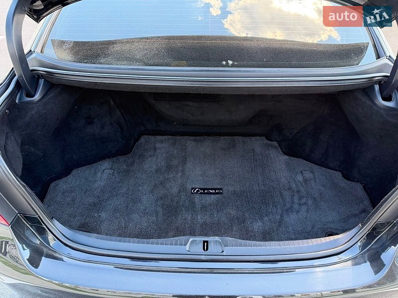 Седан Lexus LS 2008 в Рівному